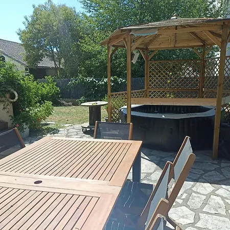 Avec Billard Et Jacuzzi * Bergerac
